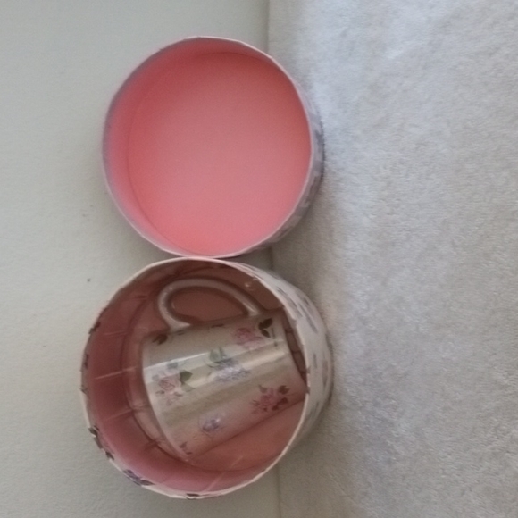 Bill Barnes Pink Floral Coffee / Tea  Mug in Flower  Gift Box New MOTHERS DAY - Picture 3 of 7